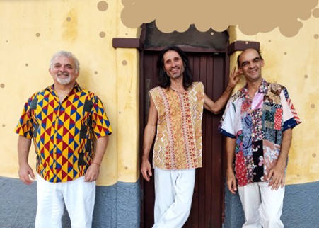 A apresentação é realizada pelo Grupo Girasonhos e propõe um percurso por obras de autoras da literatura infantil brasileira