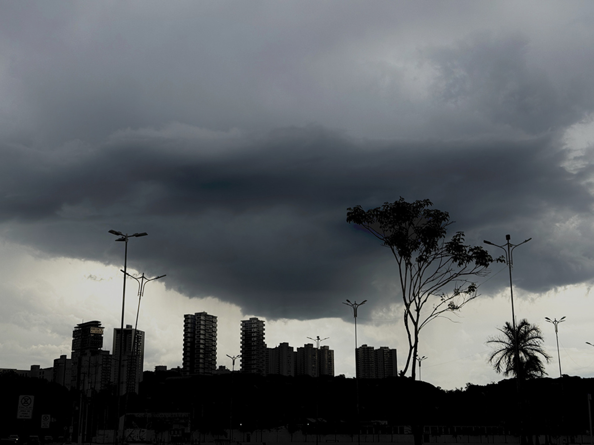 Chuvas mais intensas devem ocorrer até sexta-feira e população precisa se precaver
