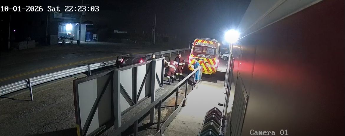 Um dos funcionários, que é enfermeiro de Atendimento Pré-Hospitalar, iniciou imediatamente a manobra de desengasgo