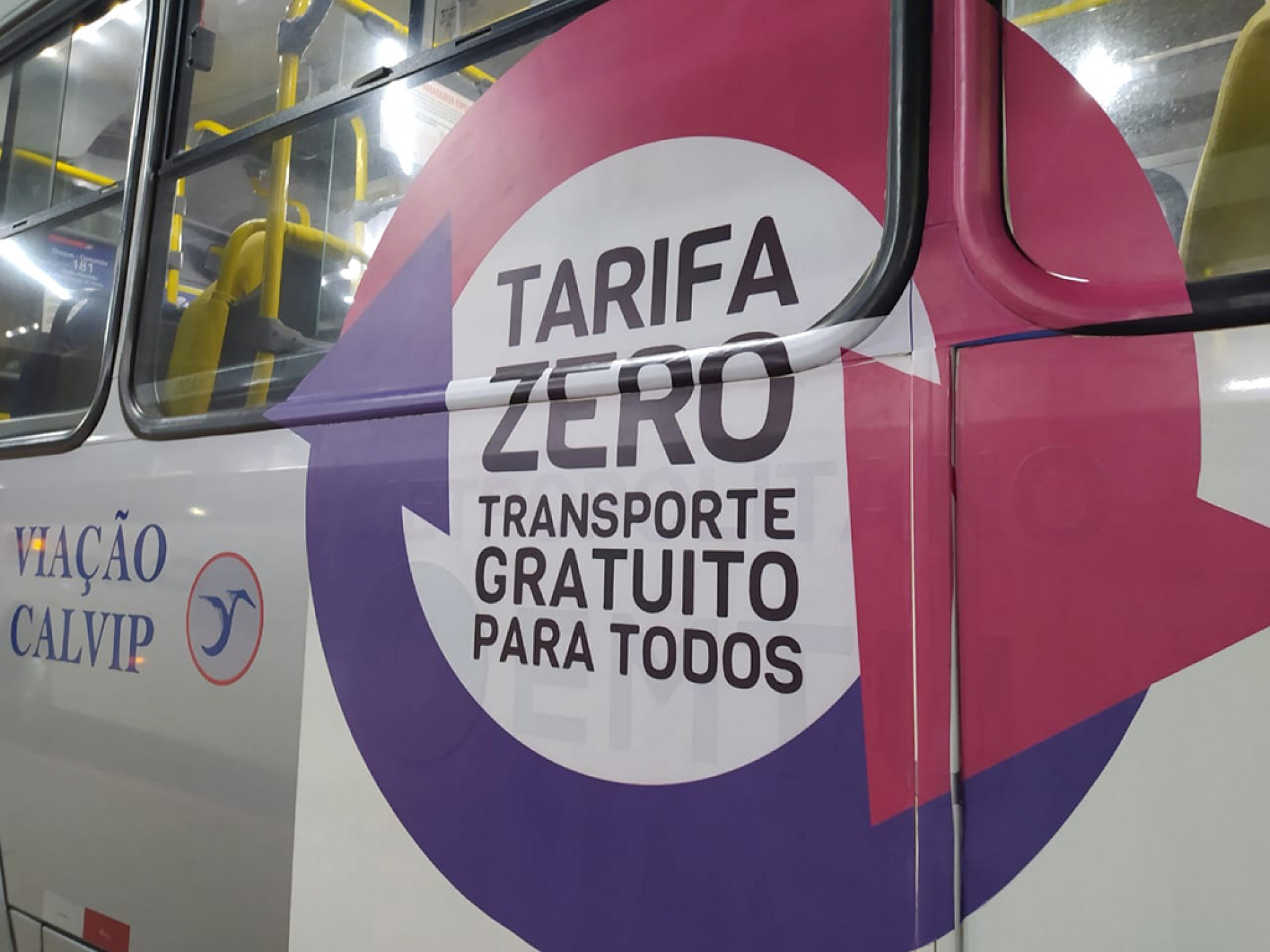 Desde 2020, Cerquilho adota o modelo de subsídio integral: município cobre 
100% dos custos operacionais, sem cobrança de passagens dos usuários
