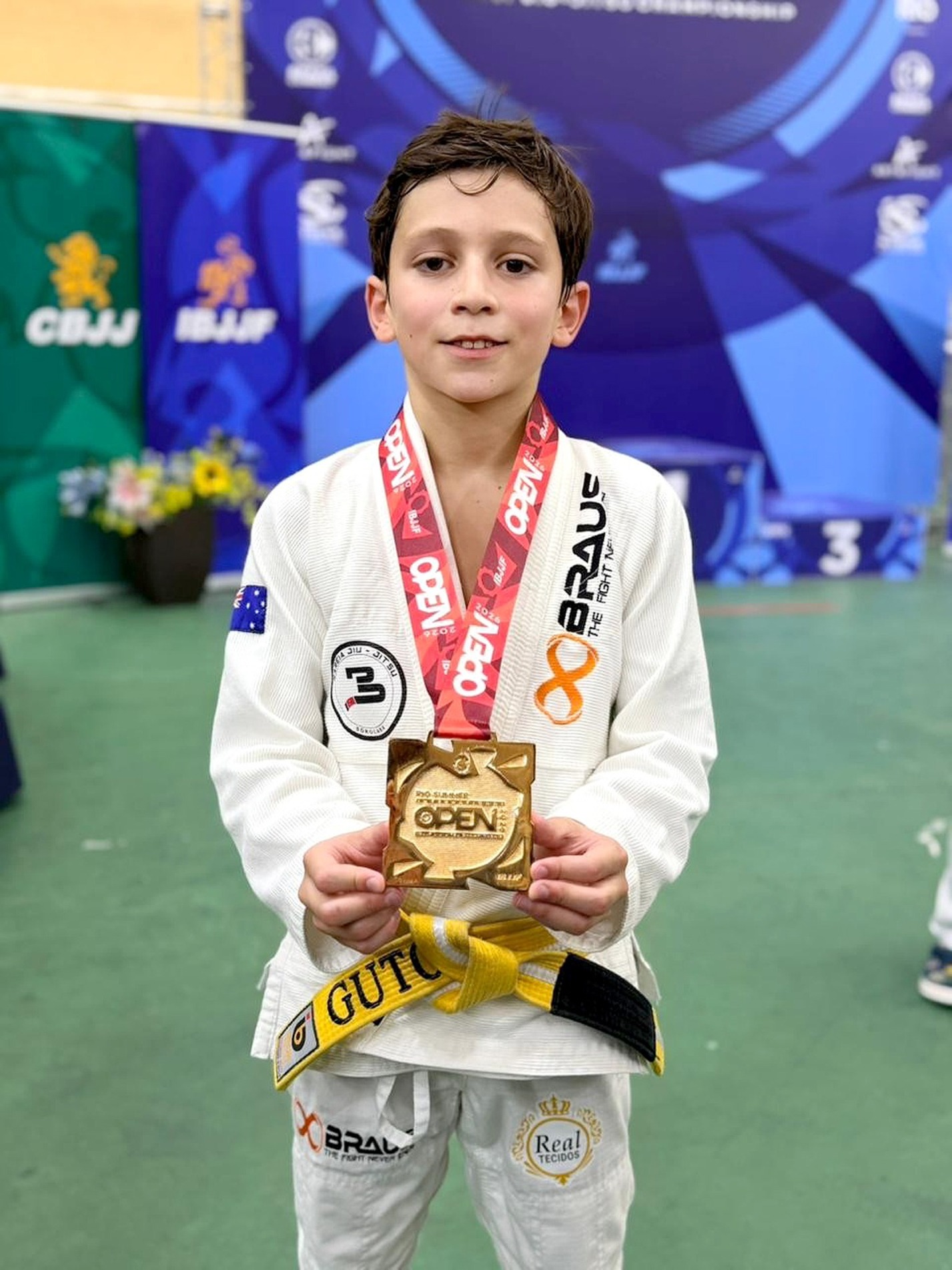 Atleta sorocabano de 10 anos vence o Rio Summer International Open e segue líder mundial em sua categoria