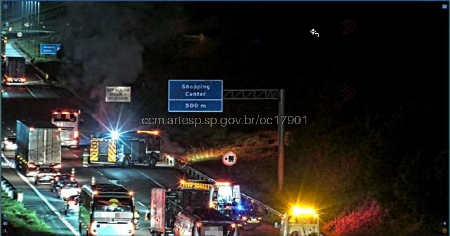 Por conta do incidente, houve interdição parcial das faixas 2 e 3, além do acostamento, o que gerou cerca de seis quilômetros de congestionamento