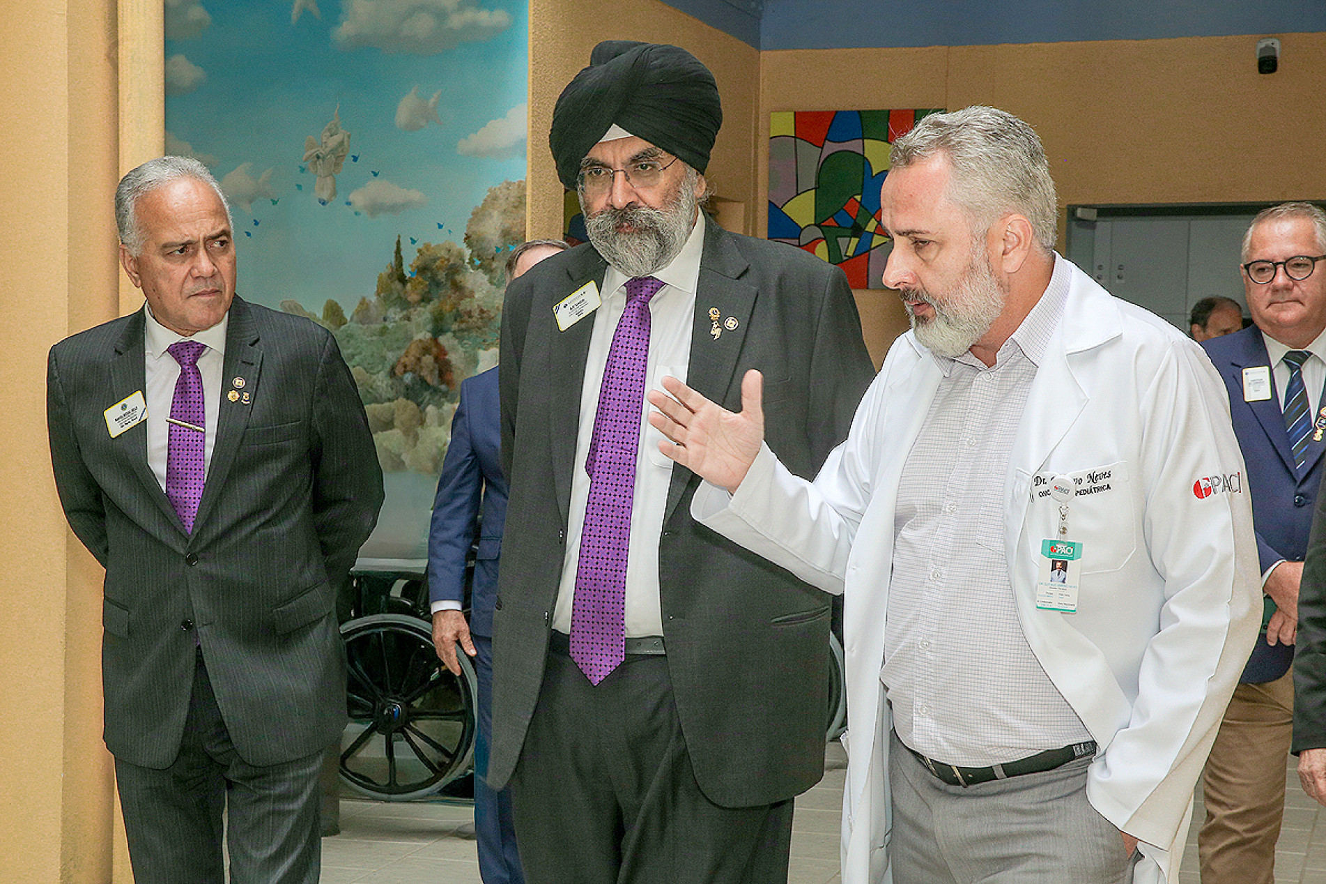 A.P. Singh esteve em Sorocaba após fórum internacional e acompanhou de perto a estrutura e os projetos do hospital