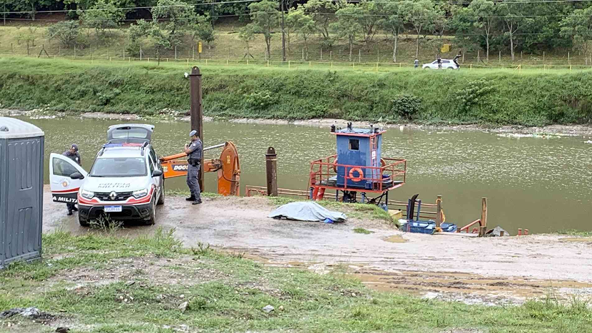 Mulher e o marido estavam em carro e morreram 
