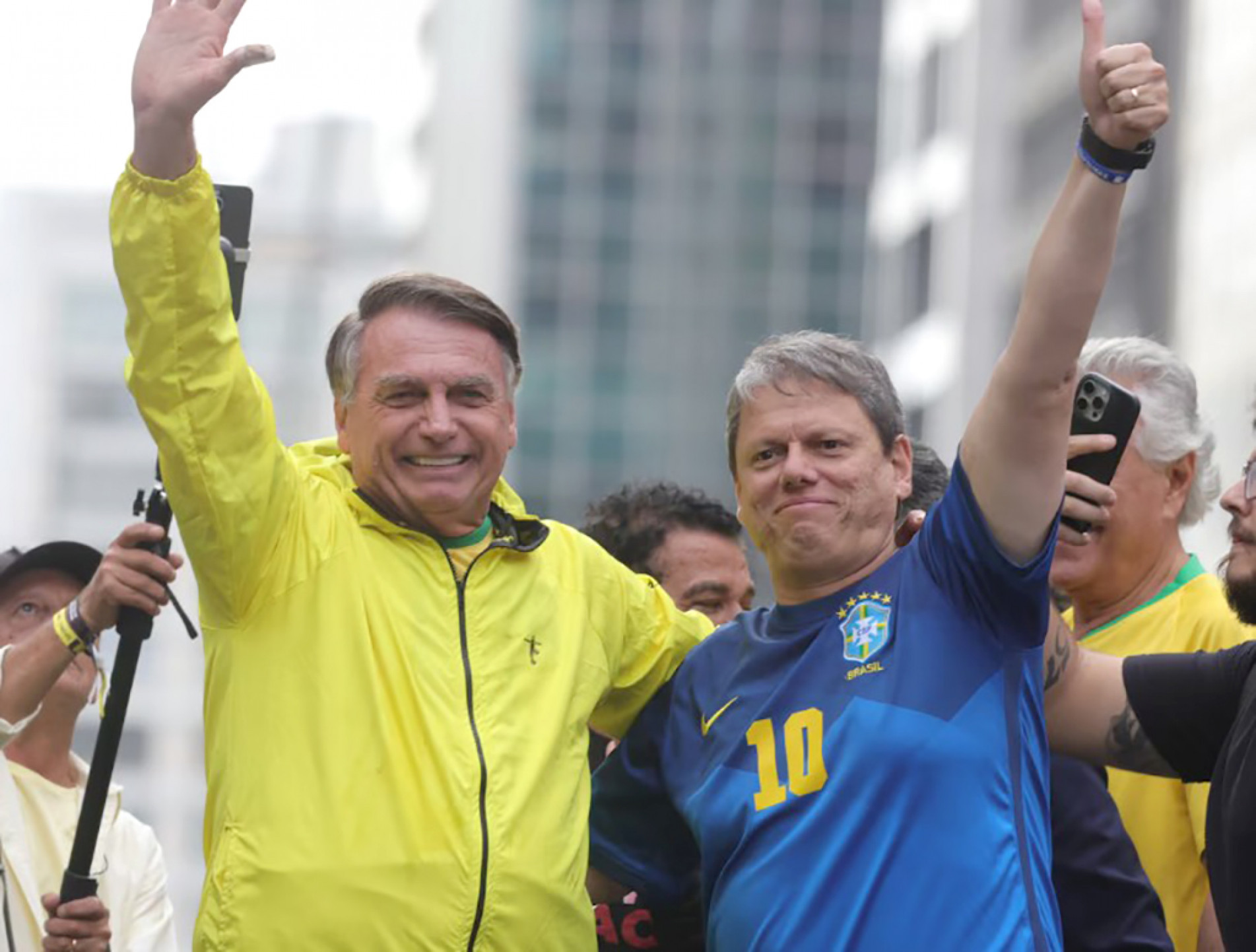 Ex-presidente é padrinho político do governador de São Paulo
