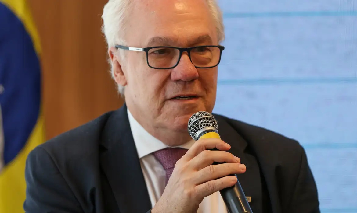 Universidades privadas apontam dados divergentes sobre avaliação
