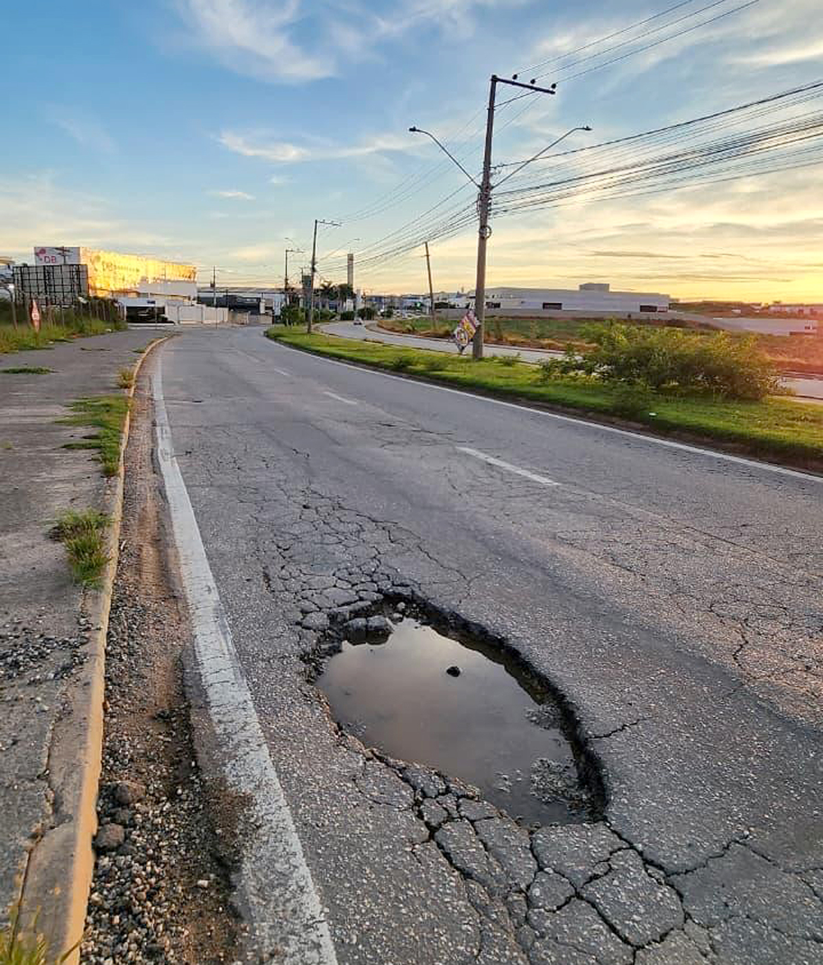 Defesa da vítima garante que avenida ainda estava esburacada em 3 de janeiro
