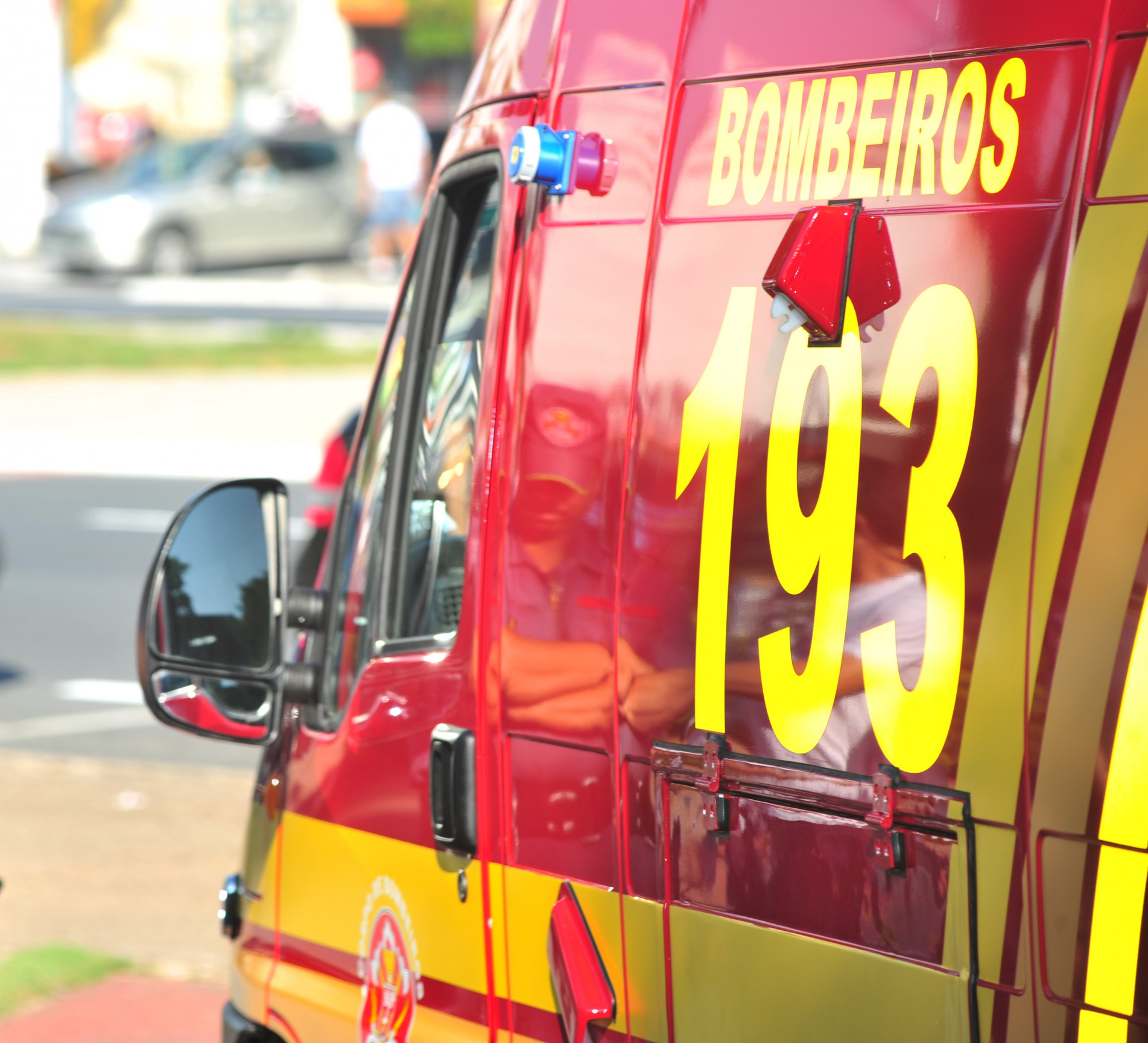 A criança foi encontrada submersa a mais de quatro metros de profundidade e em parada cardíaca