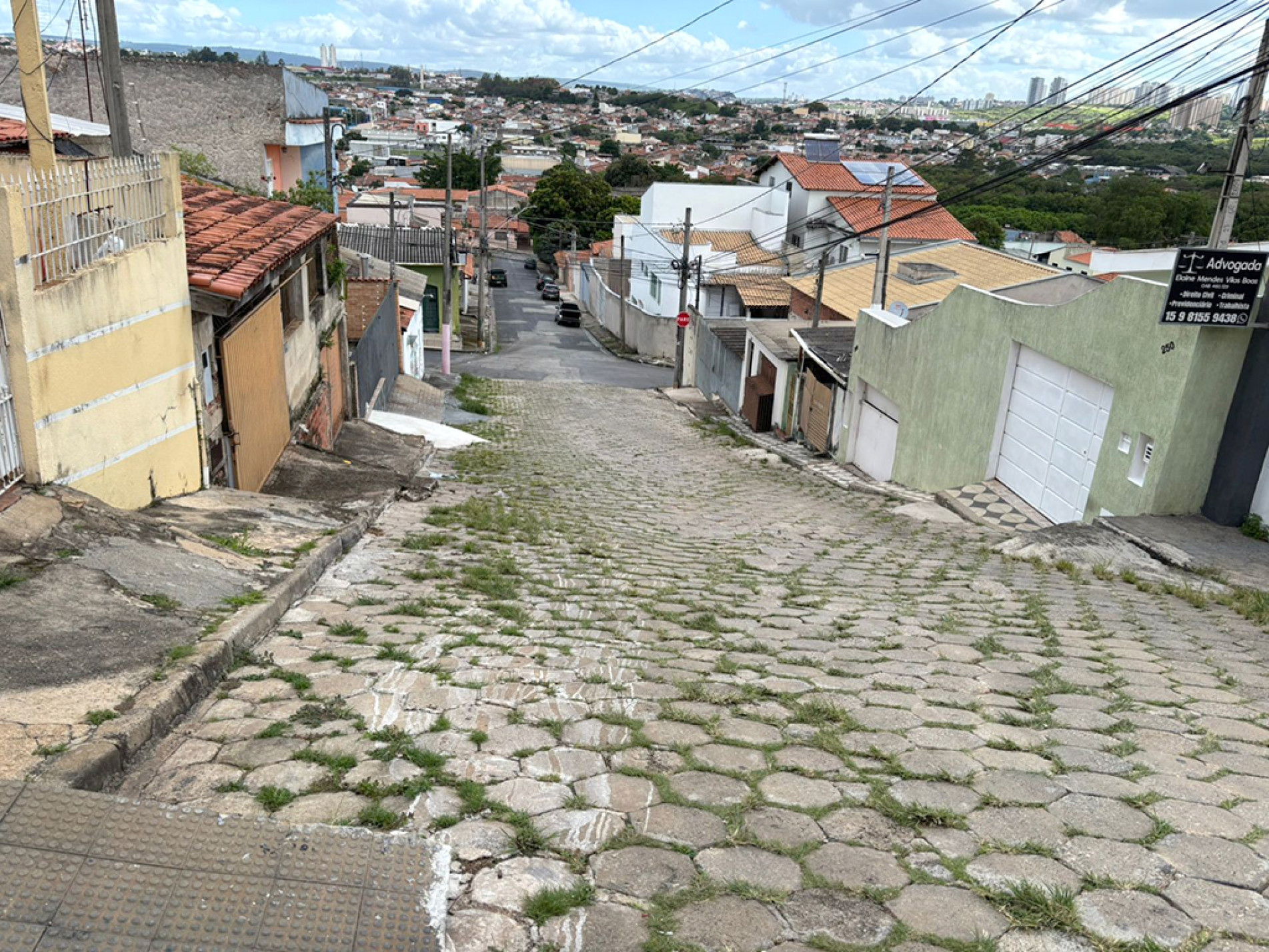 Rua Uruguai, na Vila Assis, é a mais íngreme das três: inclinação 
acentuada, por si só, já representa um ponto de dificuldade e perigo
