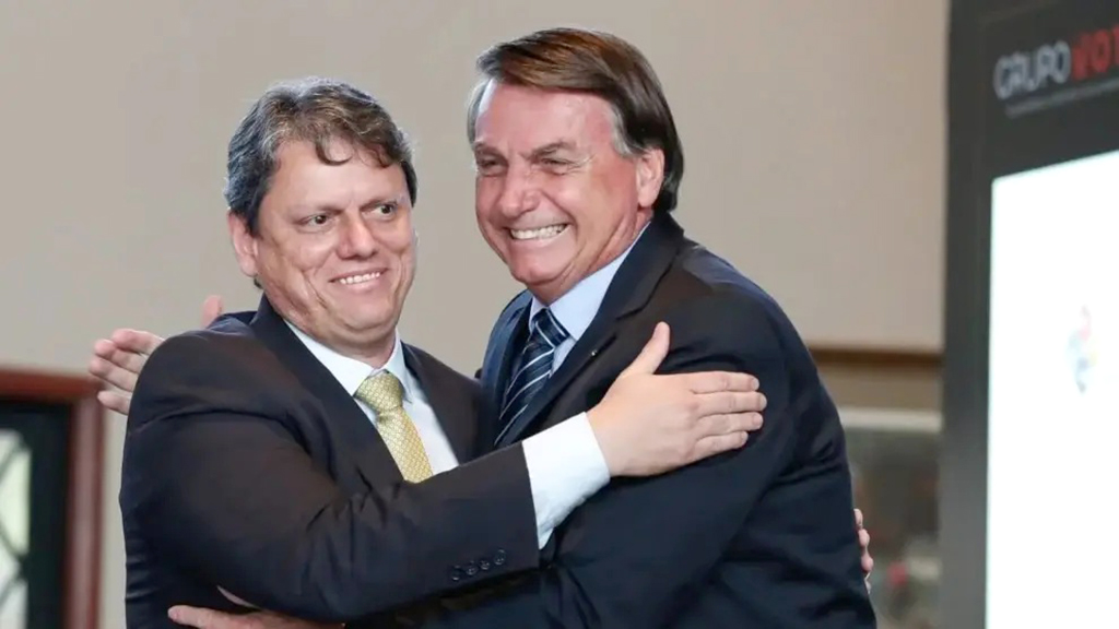 Encontro entre Tarcísio e Bolsonaro foi autorizado por Moraes

