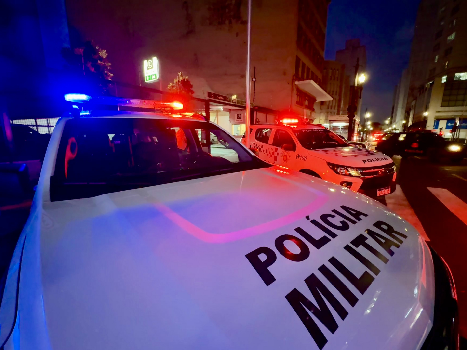 A vítima do roubo, um motorista de 54 anos, foi localizada e compareceu à delegacia