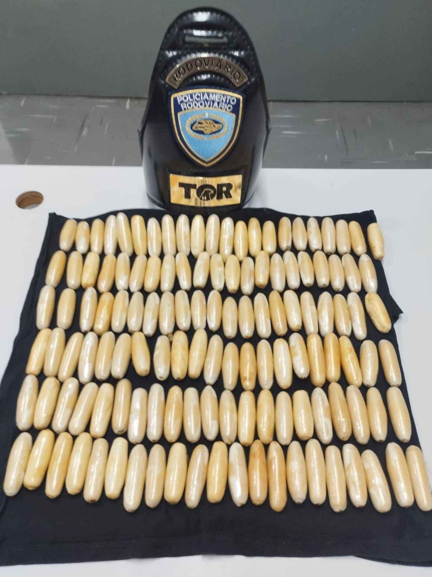 Os estrangeiros transportavam cápsulas de cocaína na bagagem e no interior do organismo