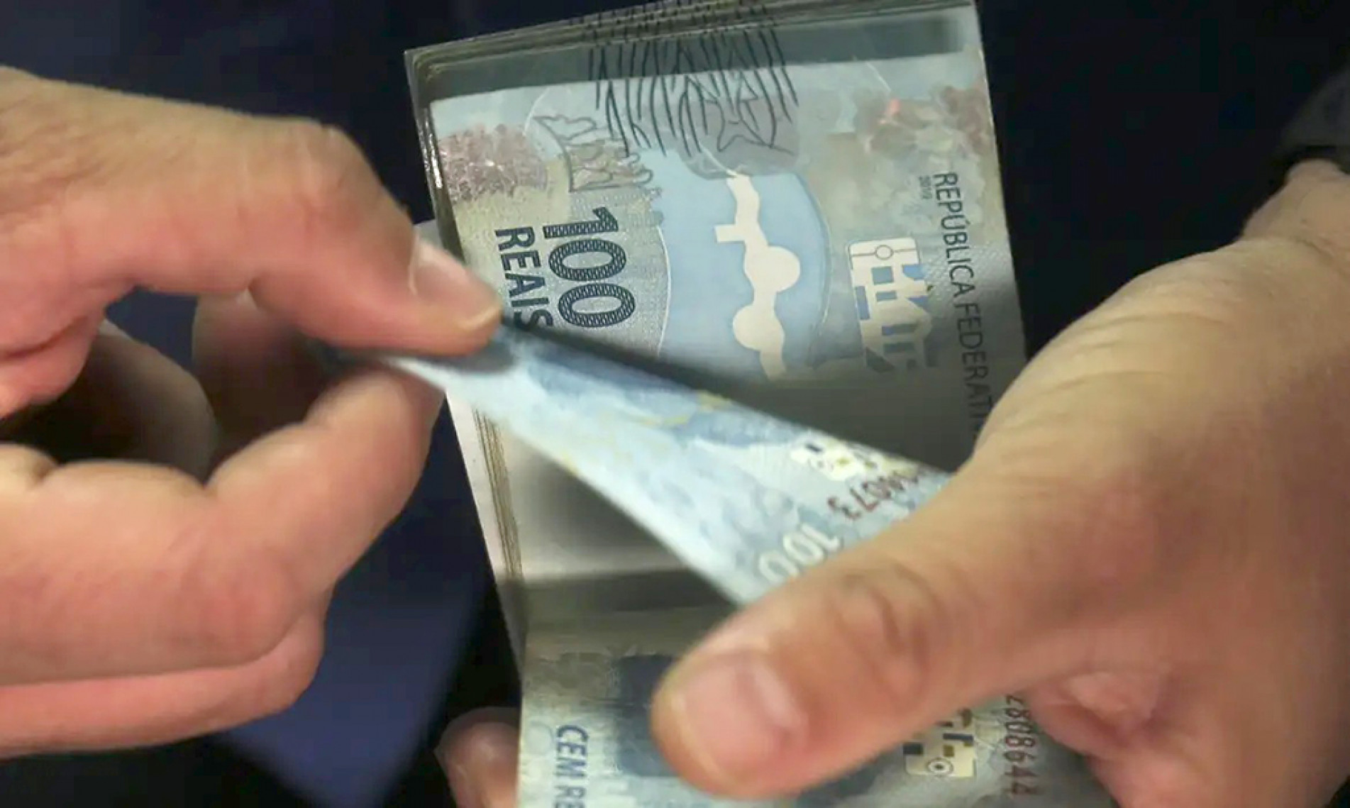 Fundo recebe cerca de 2,8 mil pedidos de reembolso por hora 
