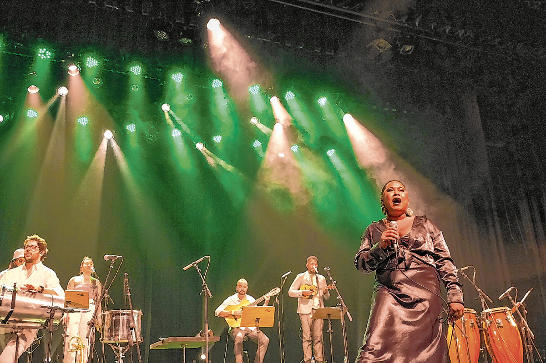 
Espetáculo reúne repertório autoral e clássicos da música brasileira neste domingo
