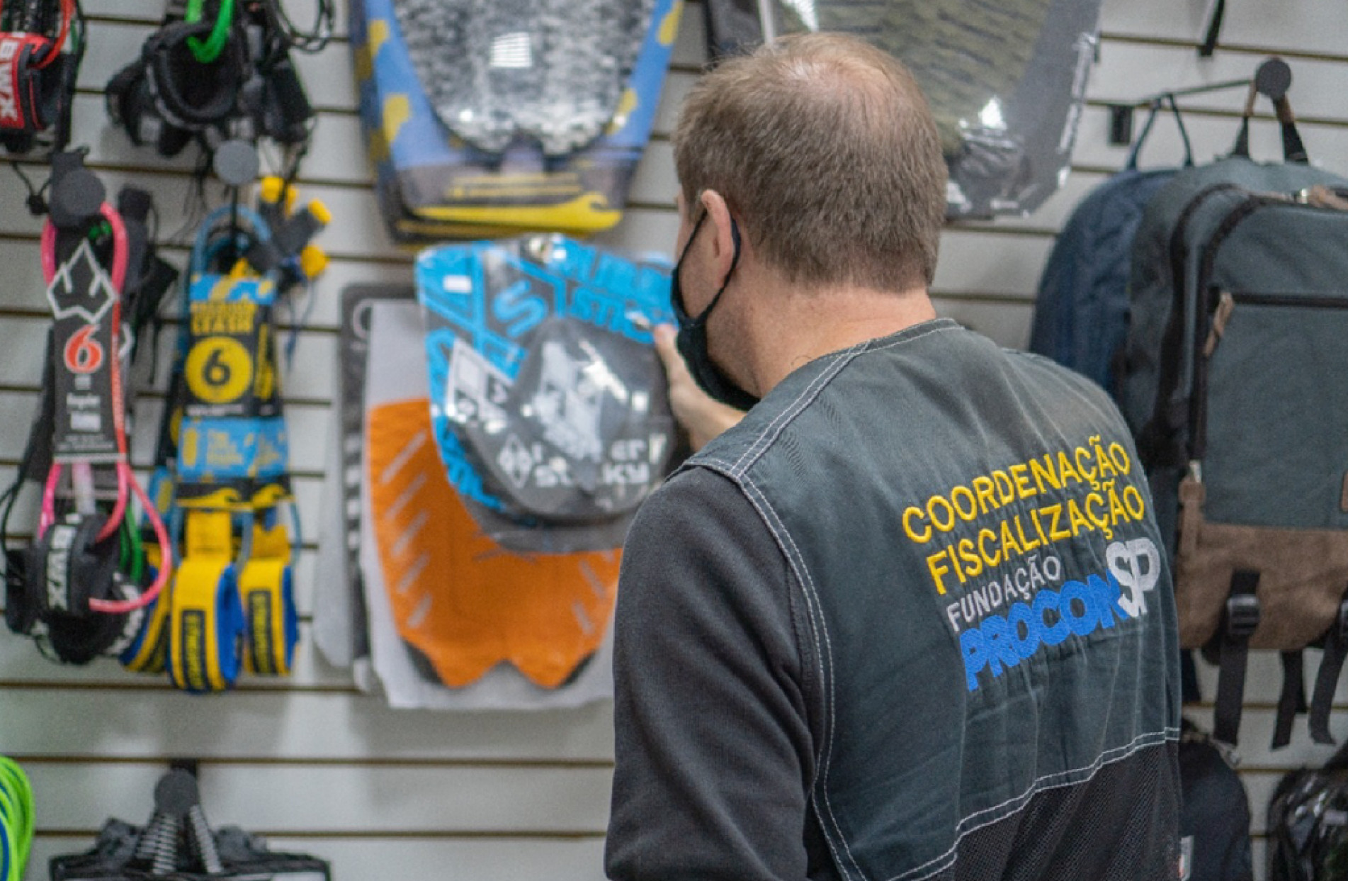 Operação Volta às Aulas 2026 identifica problemas em mais de um terço dos estabelecimentos fiscalizados
