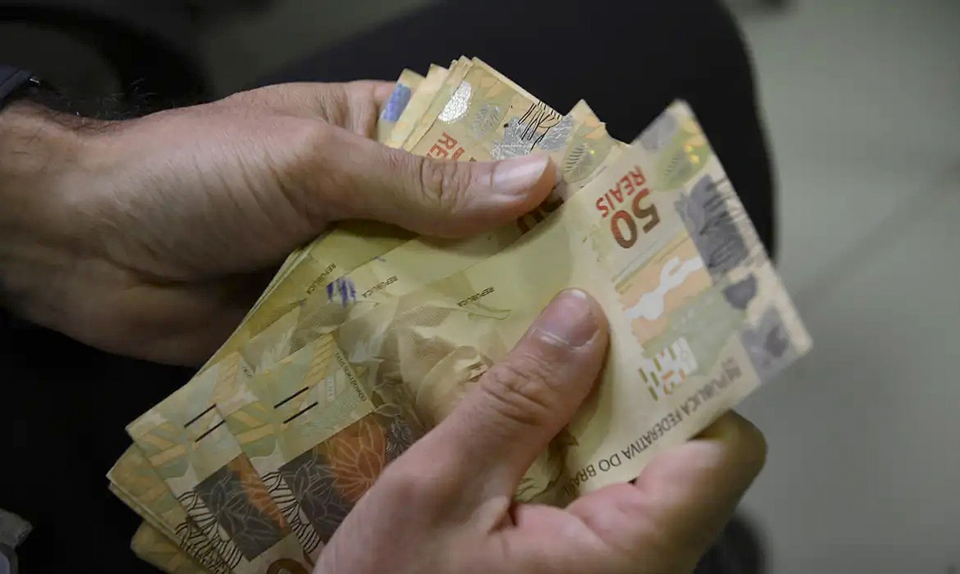 Primeiro lote de pagamento sairá 
dia 16 de fevereiro: R$ 2,5 bilhões