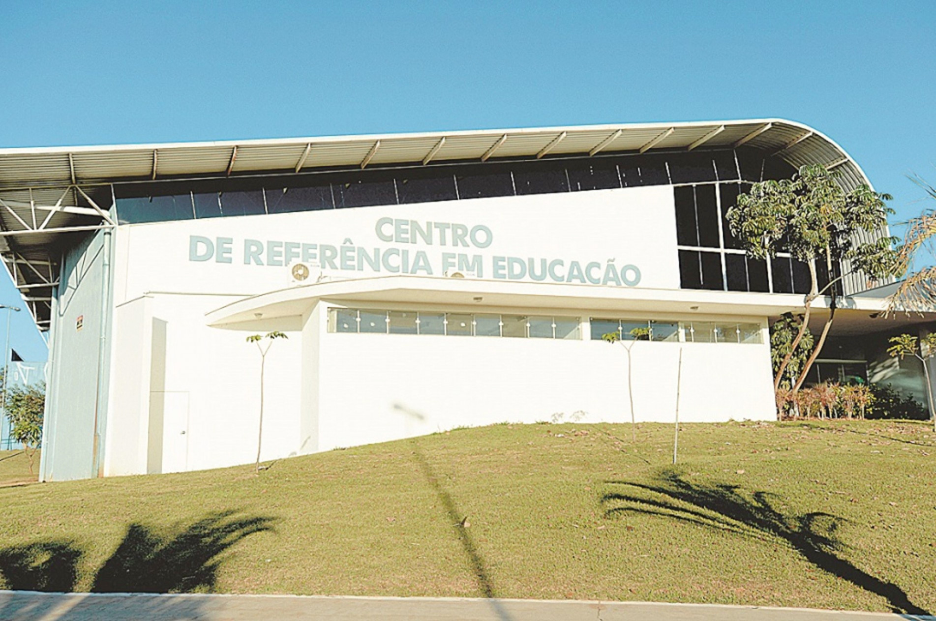 Secretaria da Educação diz que investimento anual com o desmembramento dos  cargos é de R$ 5 milhões

