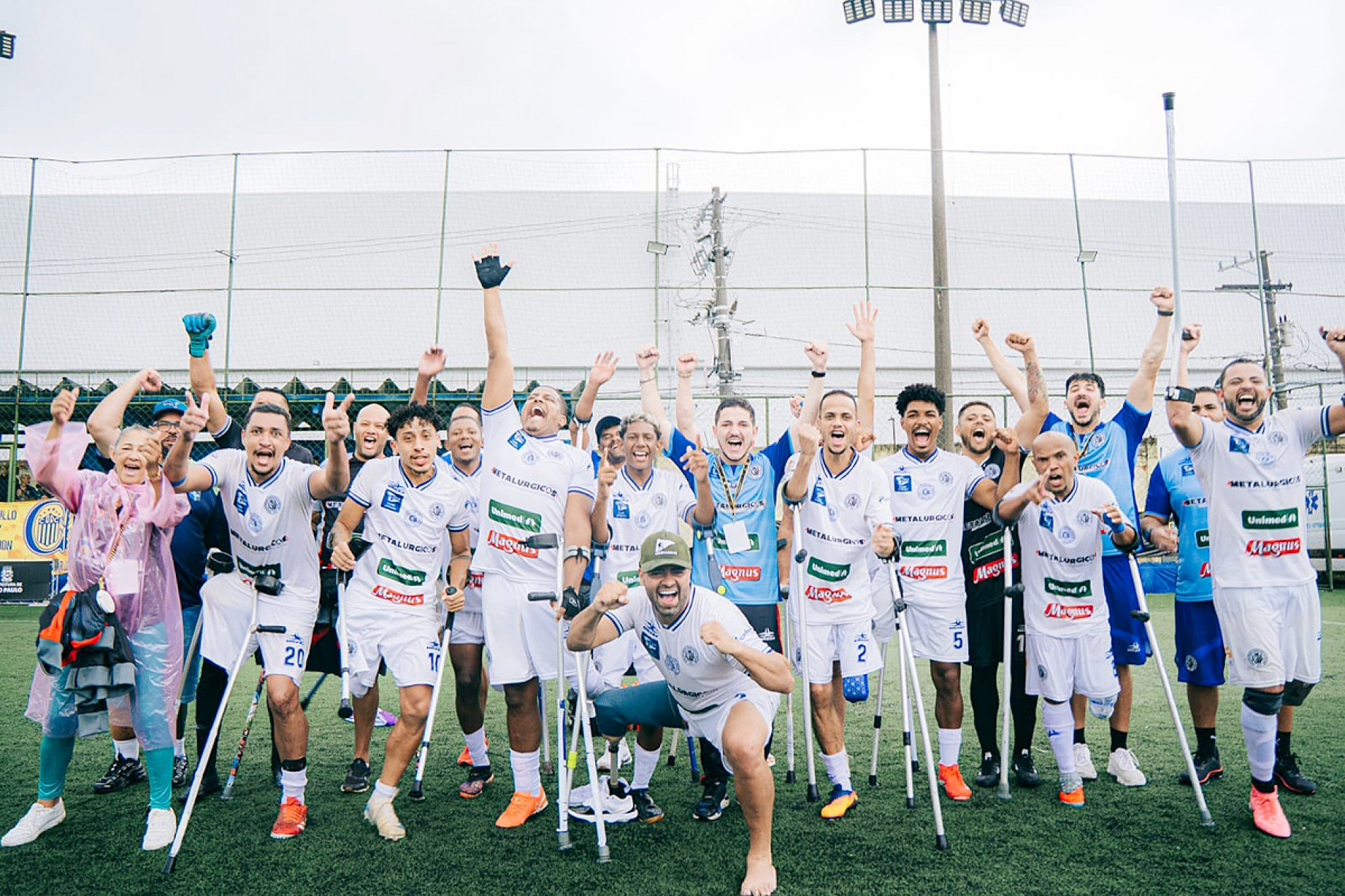 Jogadores comemoram campanha histórica: 
vaga assegurada para o Mundial