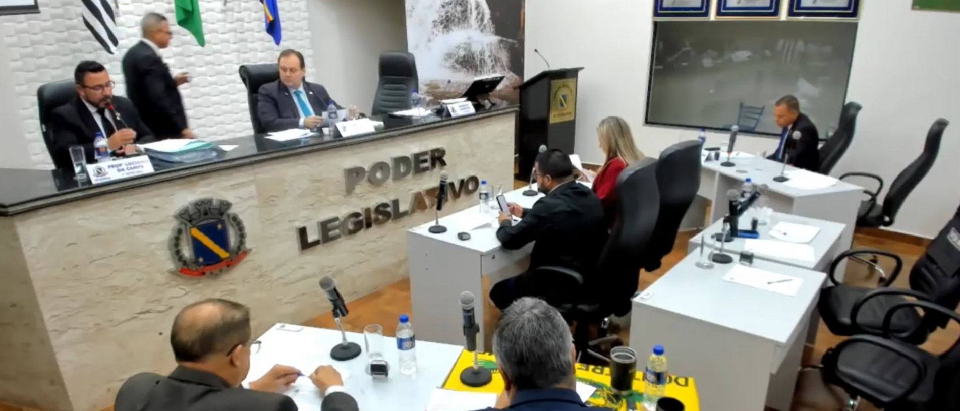 Na votação principal, o projeto foi aprovado por maioria dos vereadores, com voto contrário do vereador Fernando Fernandes (PP) e ausência do vereador José Antônio de Oliveira - Gaguinho (PMB)