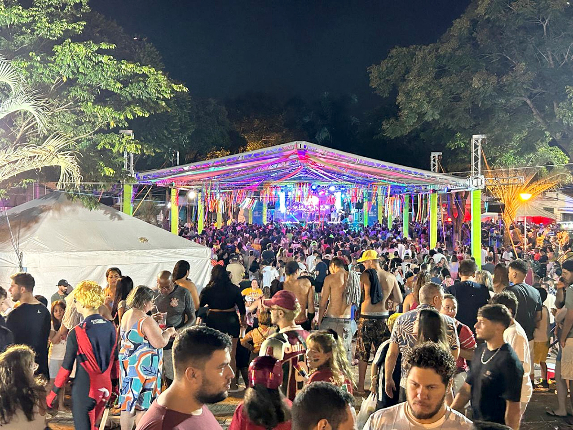 Festa segue até o dia 17 na Praça Coronel Almeida
