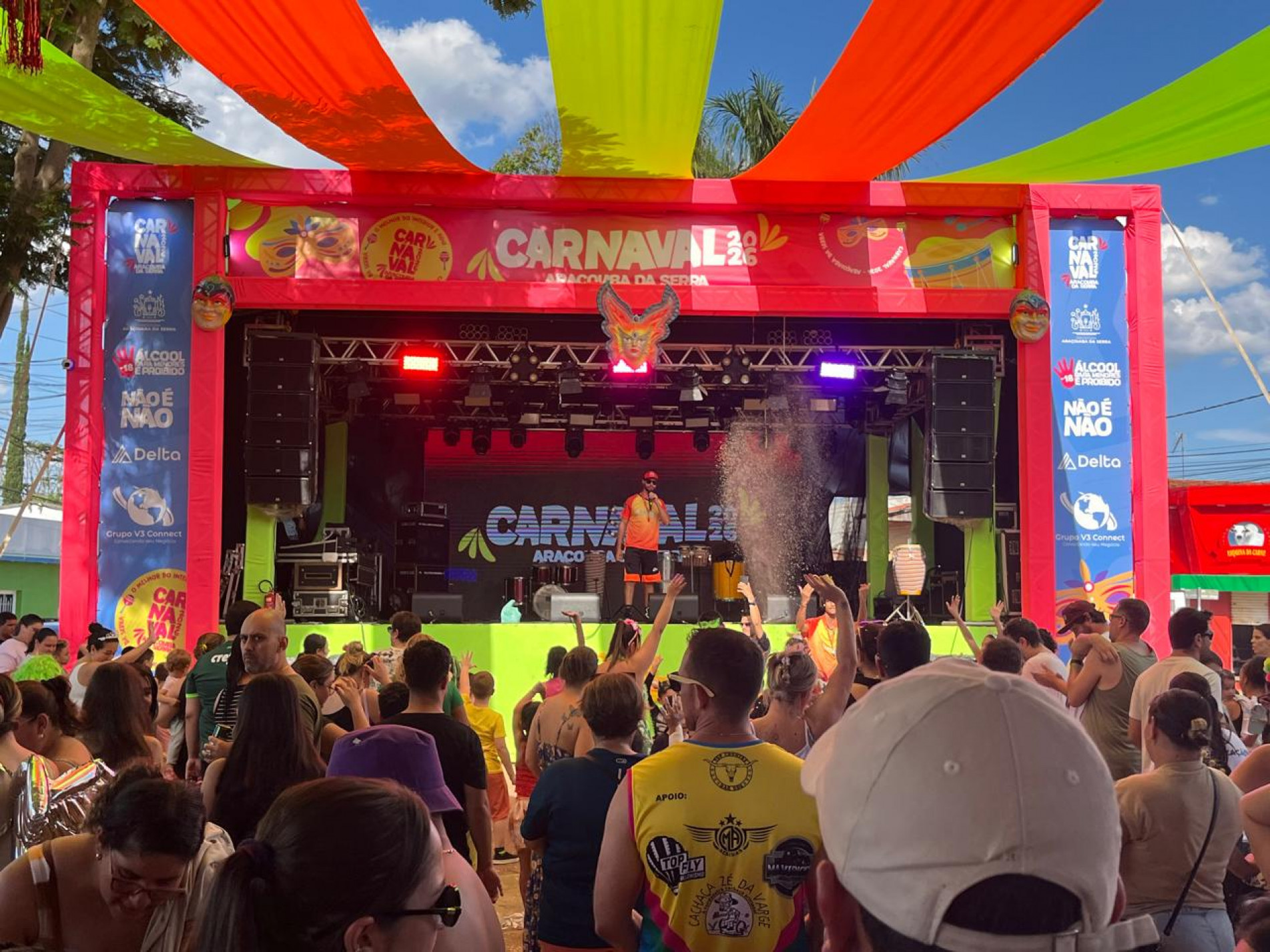 Recreação e shows infantis animam matinê em Araçoiaba da Serra