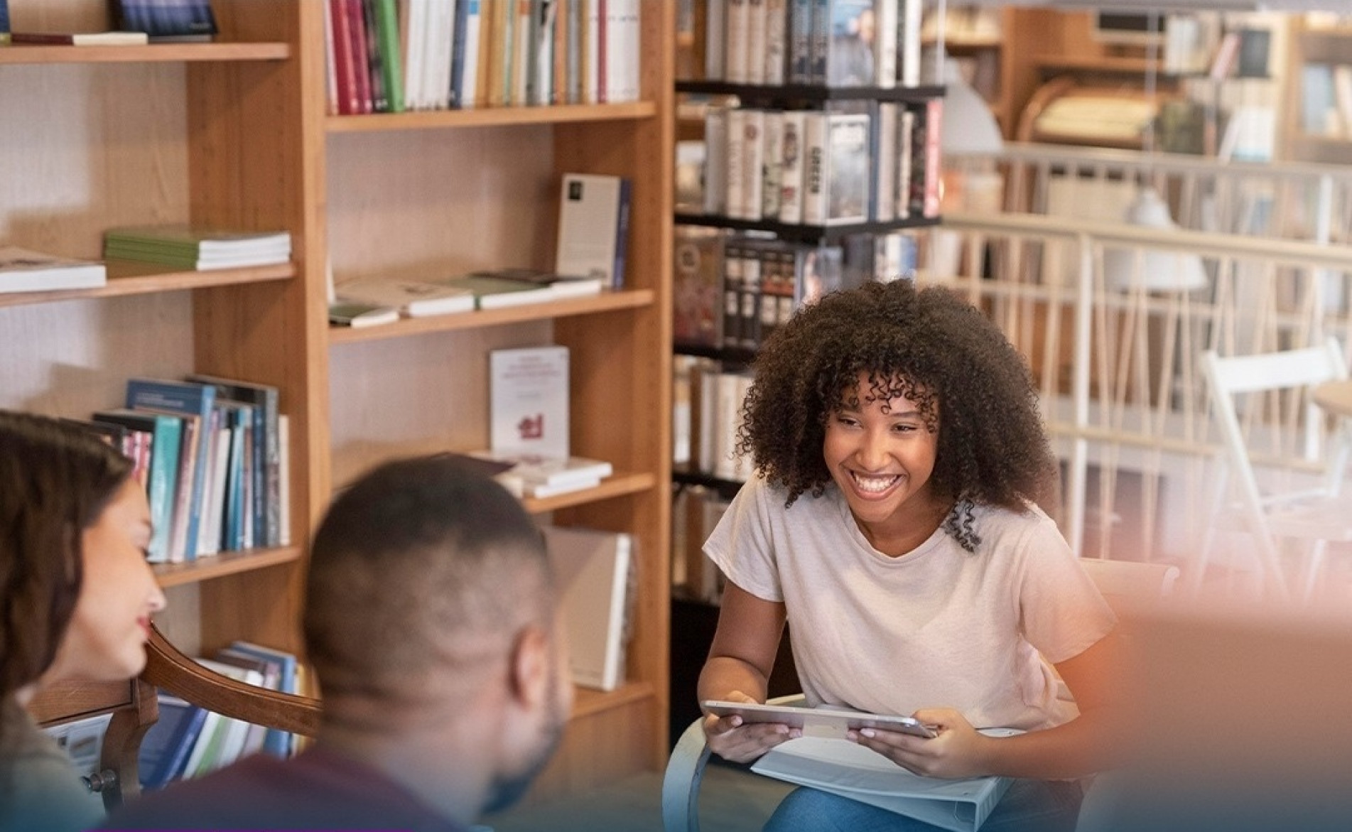 Encontro propõe o desenvolvimento da expressão visual a partir da relação entre texto e imagem
