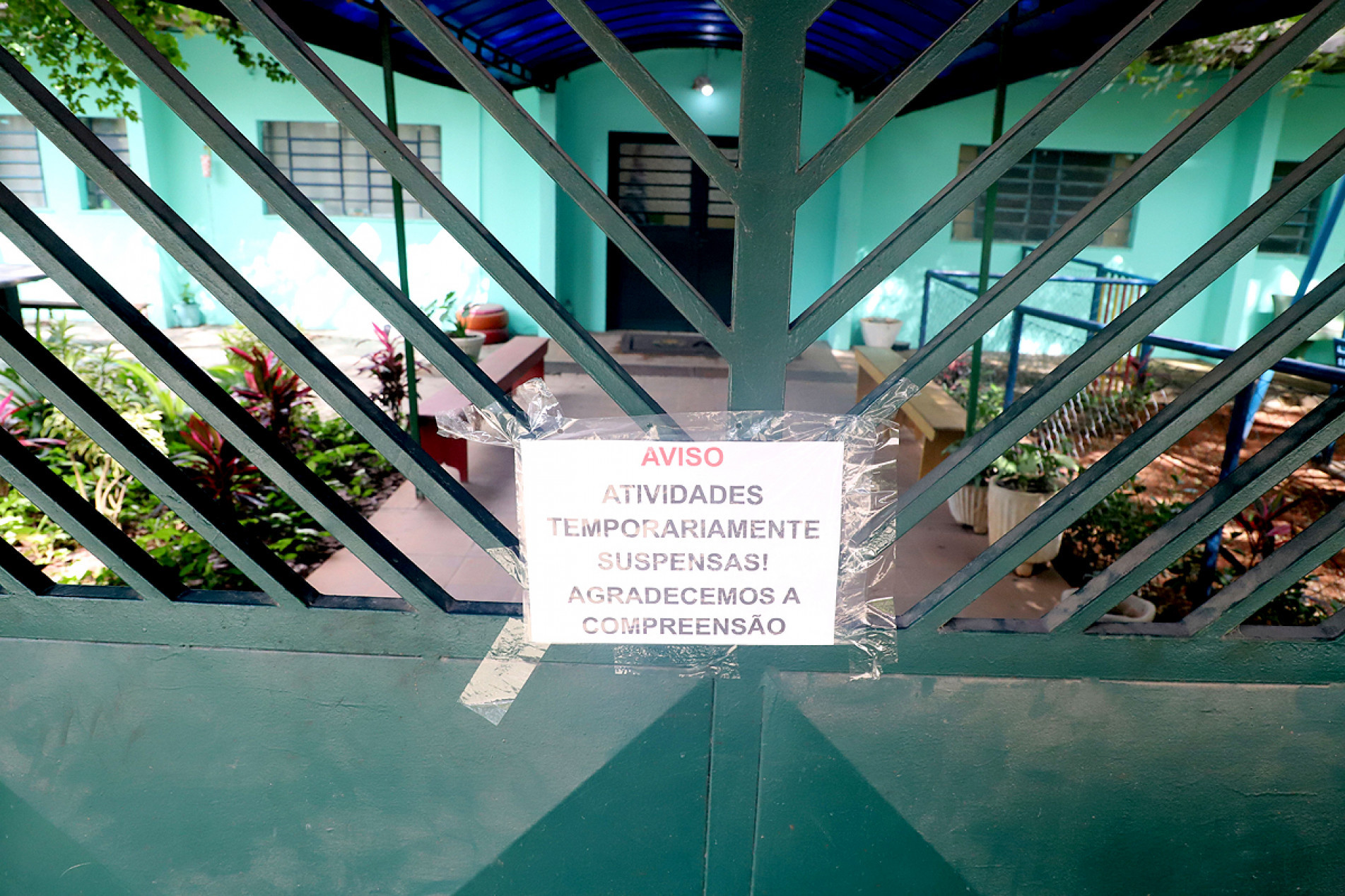 Instituição que atende 130 pessoas afirma que interrupção de recursos inviabilizou a continuidade dos serviços
