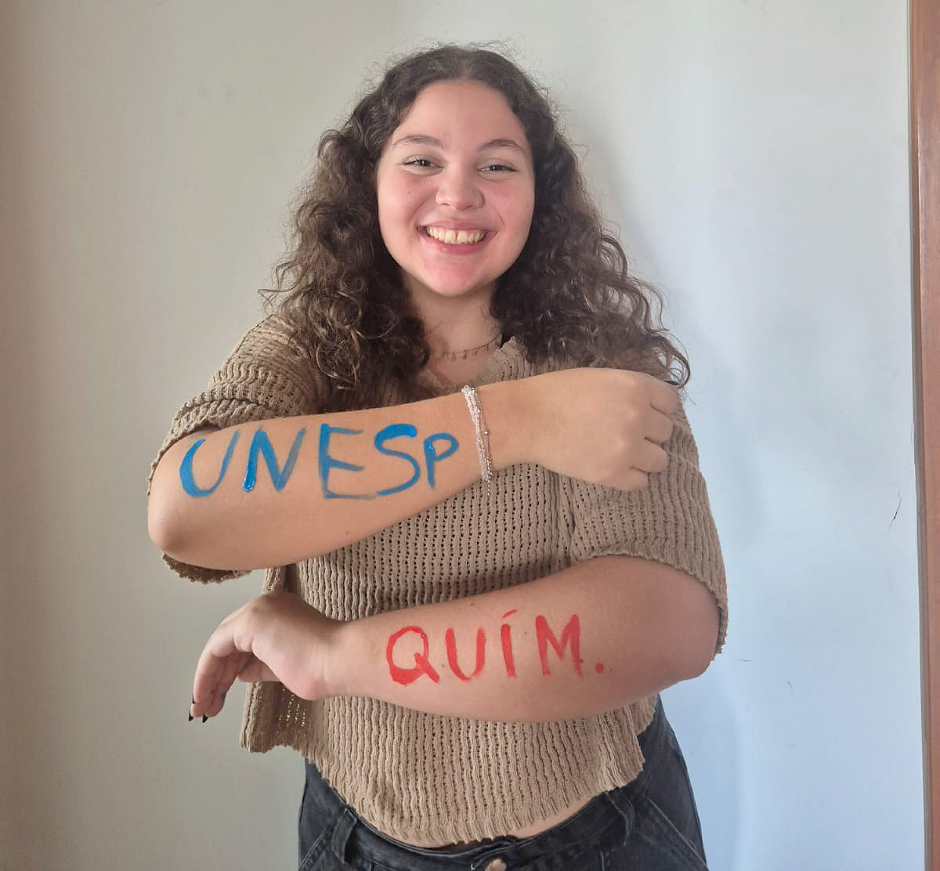 Ana Julia Munhós Pereira (Unesp - Química)
