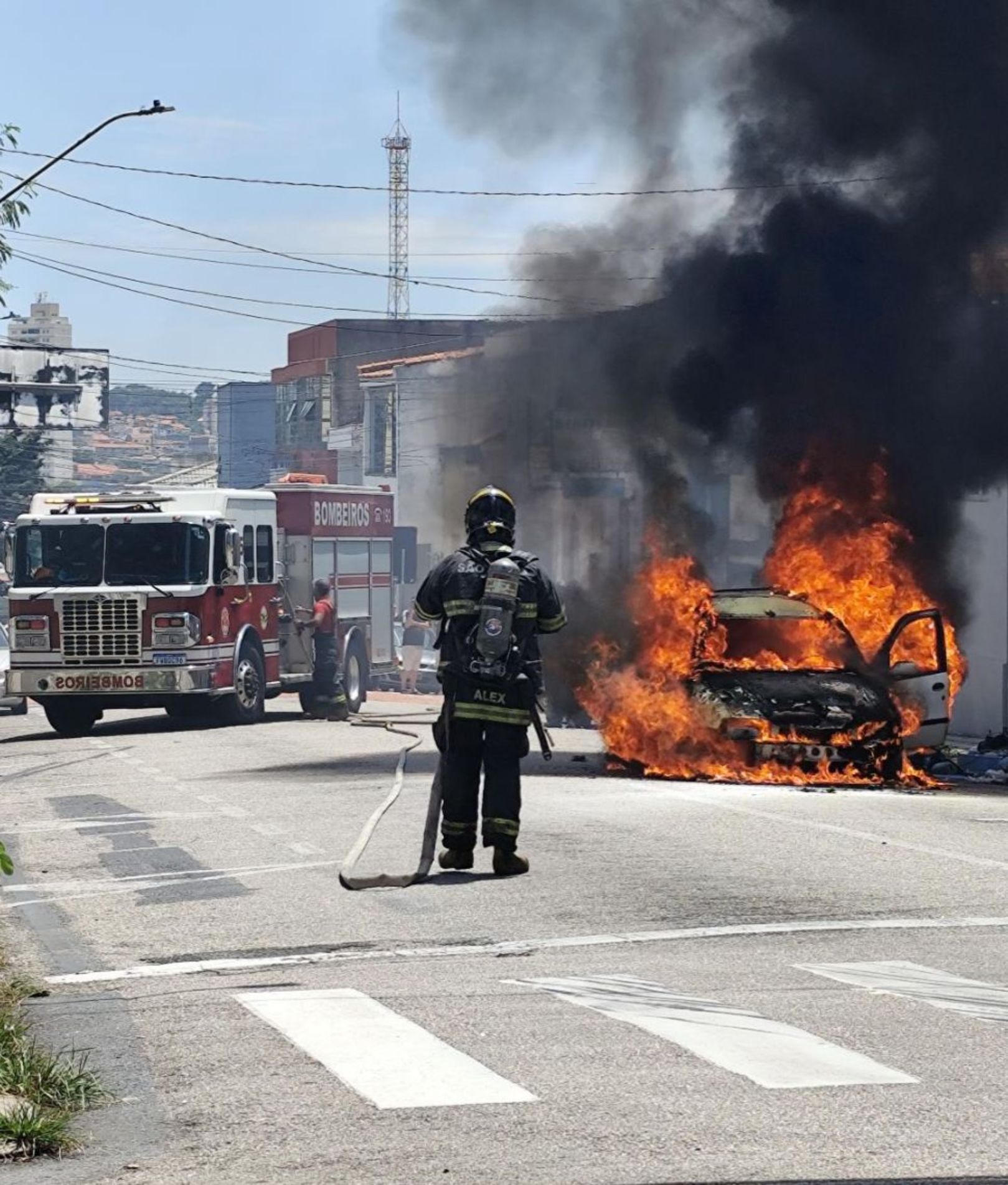 Um Palio Weekend foi totalmente consumido pelas chamas