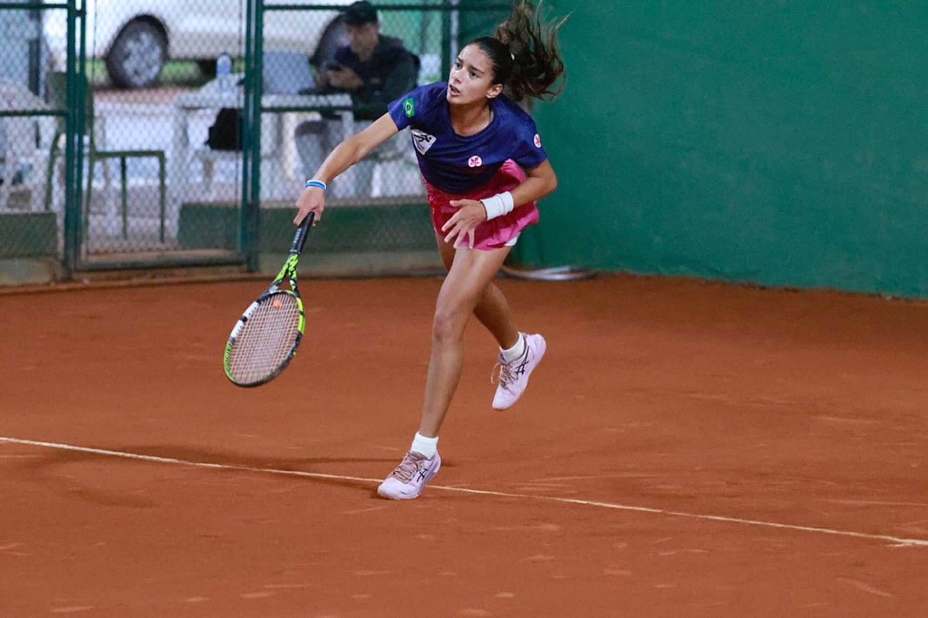 Ana Larah aposta em calendário internacional e amadurecimento precoce para alcançar a elite da WTA

