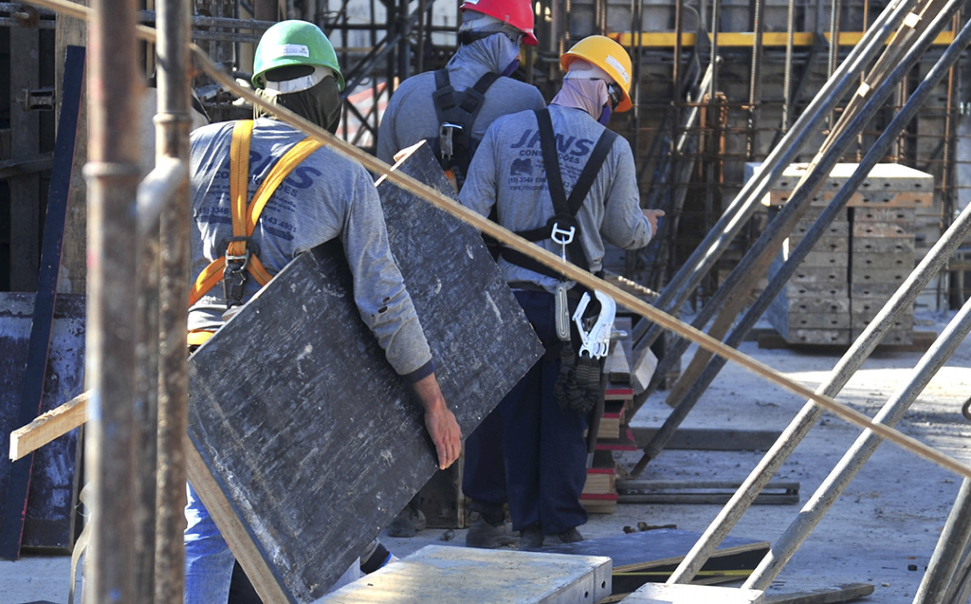 Taxa ficou em 5,1% no 4º trimestre do ano
