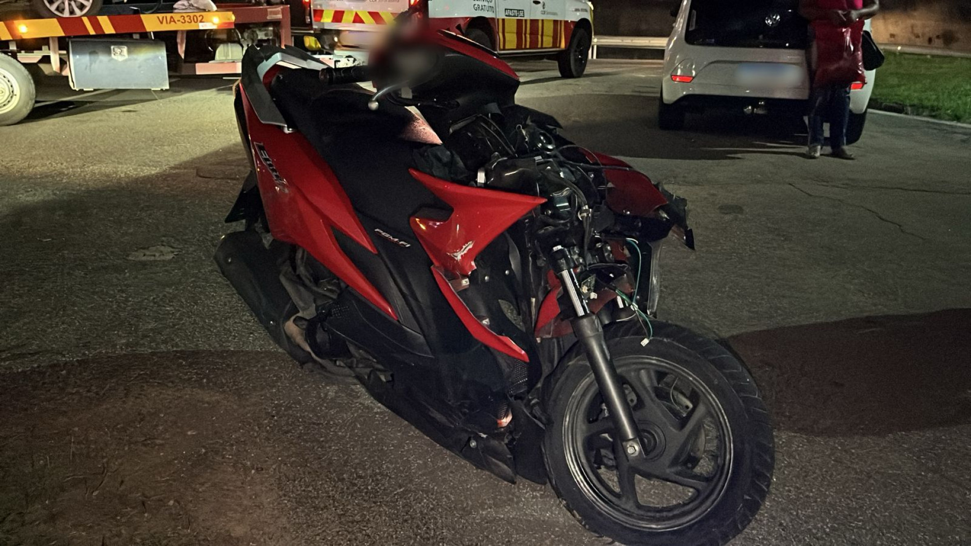 O motociclista sofreu ferimentos graves, foi socorrido pelas equipes de resgate da concessionária