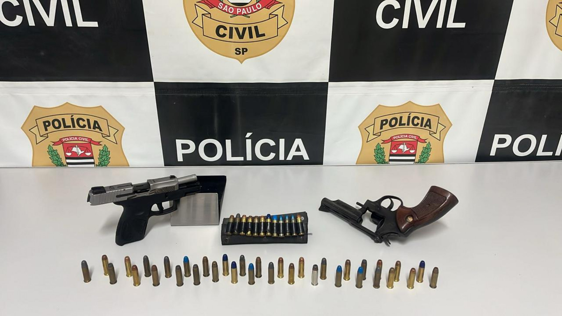 Homem é preso em flagrante por posse de arma de fogo em São Roque