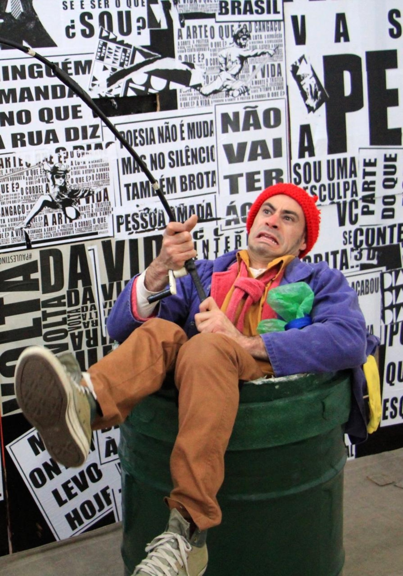  Elenco é composto por Carlos Cosmai, com direção de Ronaldo Aguiar