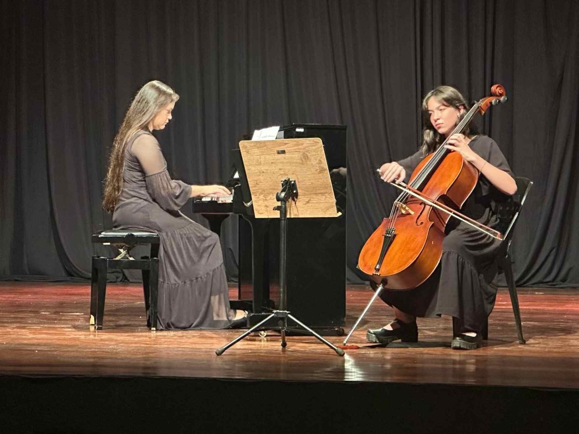 Sophia Sá ingressou no curso de violoncelo da Escola Municipal de Música de São Paulo