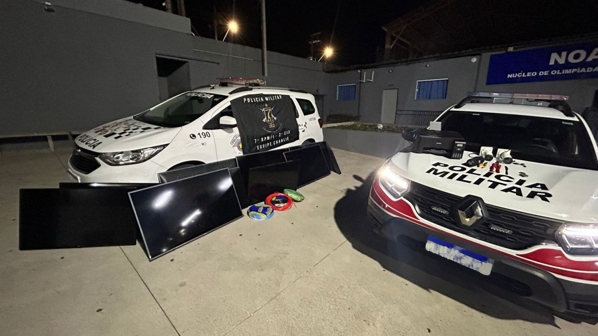 Ele e outras pessoas iriam levar 15 TVs e outros itens, em um prejuízo de R$ 36 mil