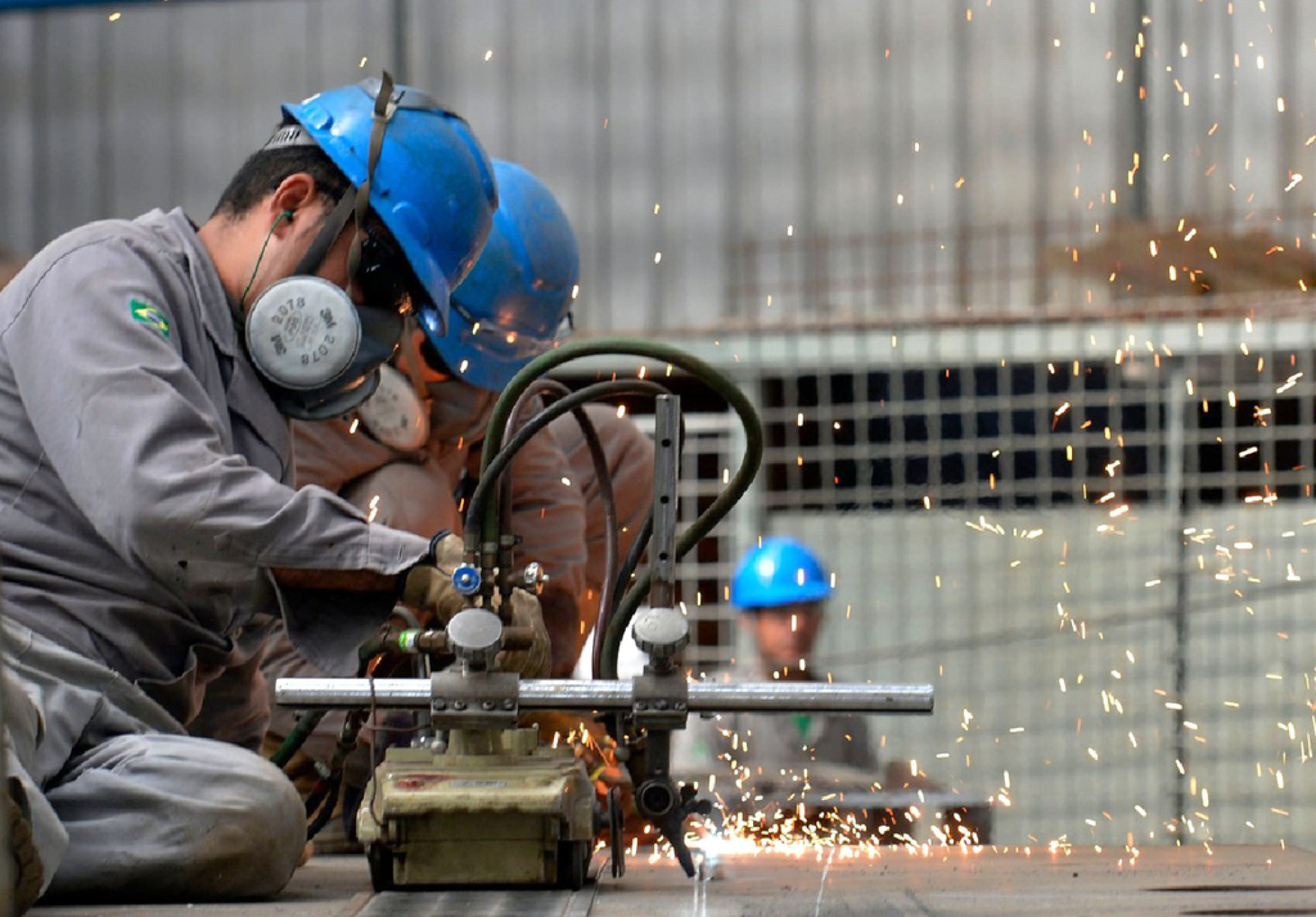 Juros altos inibem investimentos, segundo a Abimaq