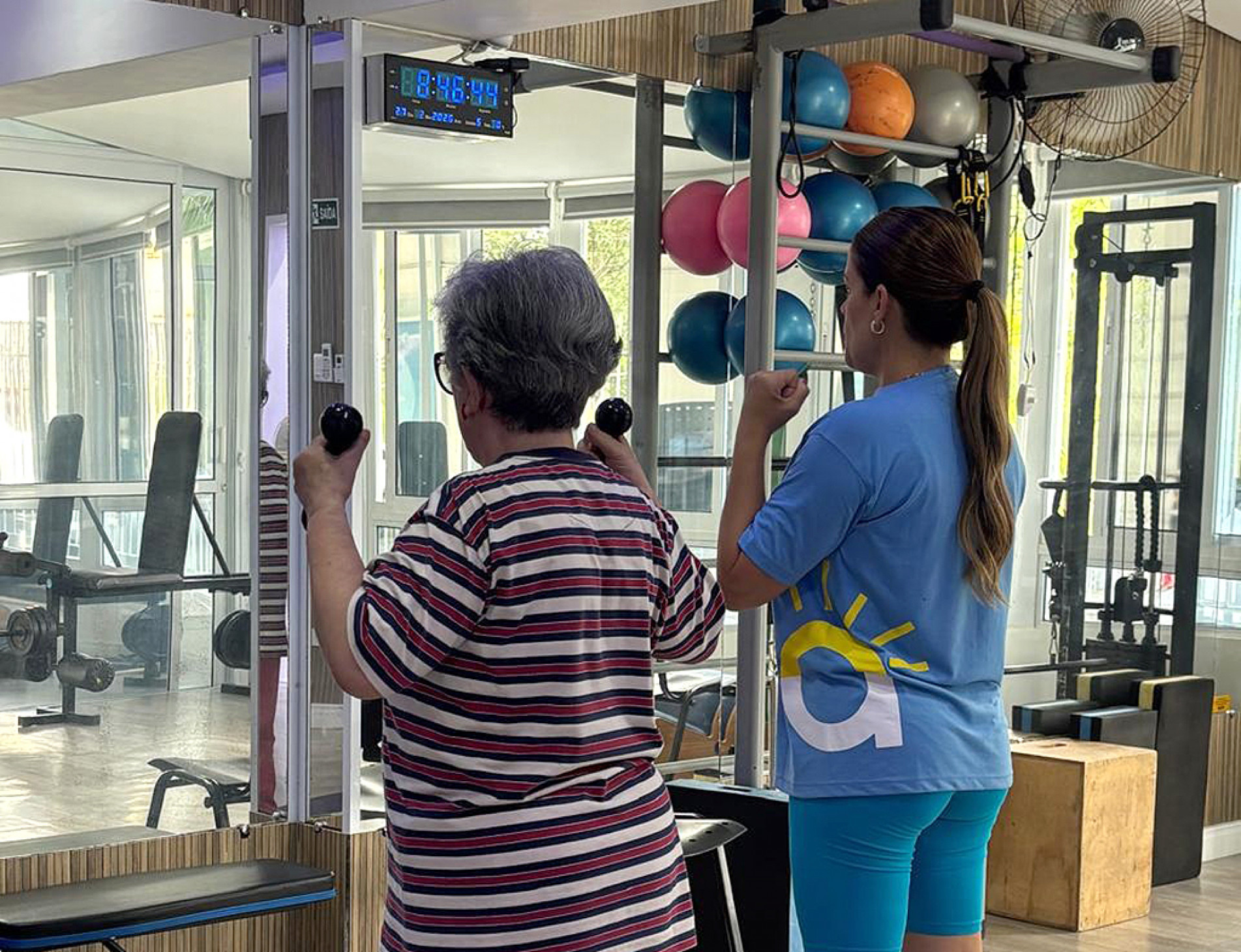 Em 2019, 39%  das pessoas com mais de 60 anos praticavam atividade física; em 2025, esse número chegou a 52%
