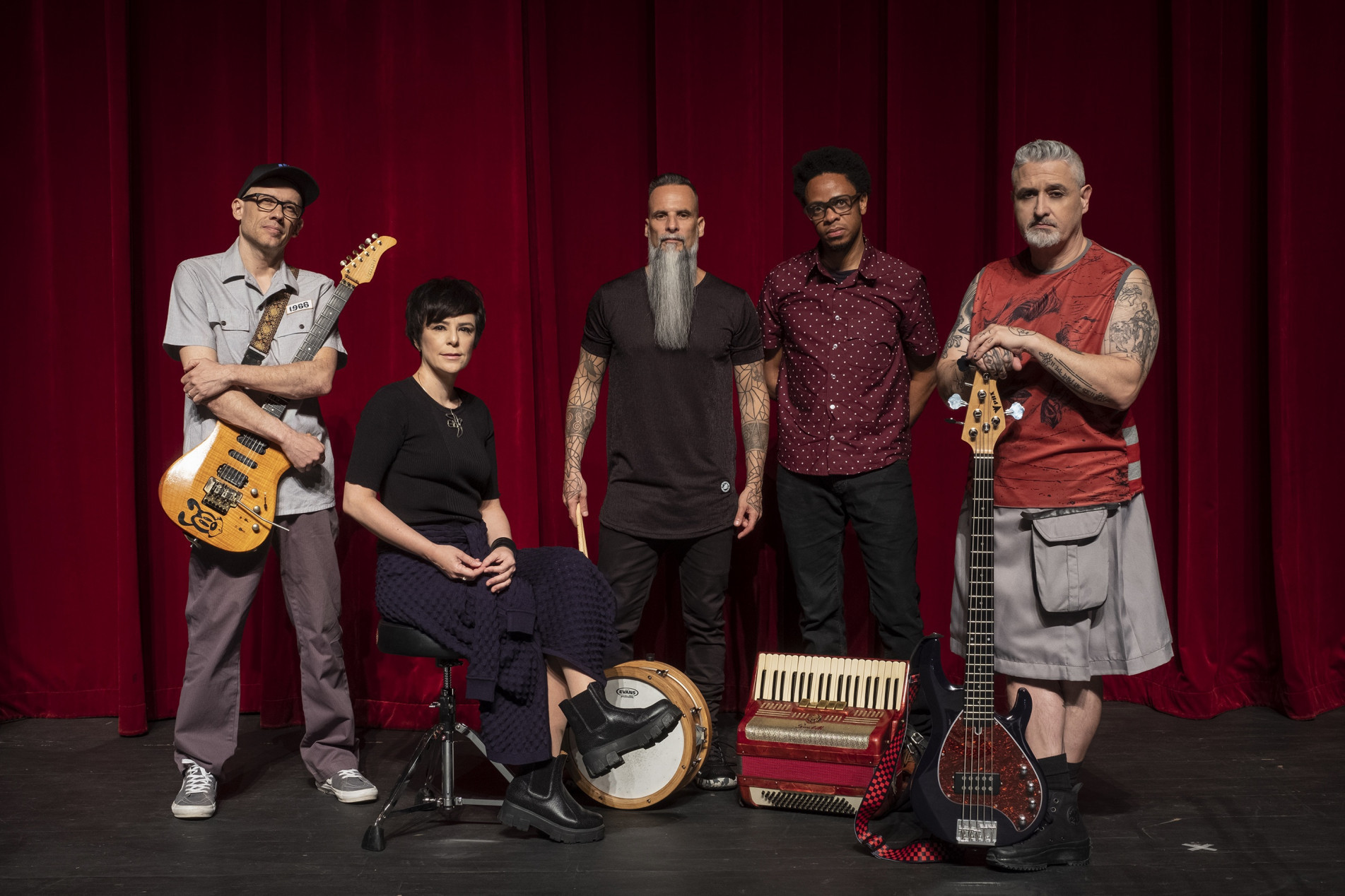 
Banda mineira Pato Fu revisita o álbum Gol de Quem?, lançado em 1995