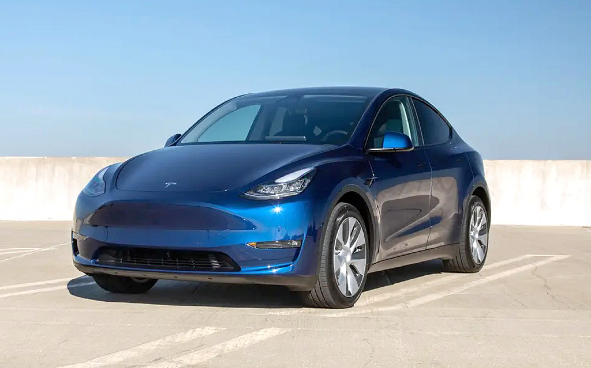 E qual foi o carro mais vendido? Simples: Tesla. Com o Model Y, a marca norte-americana registrou 27.621 unidades do modelo
