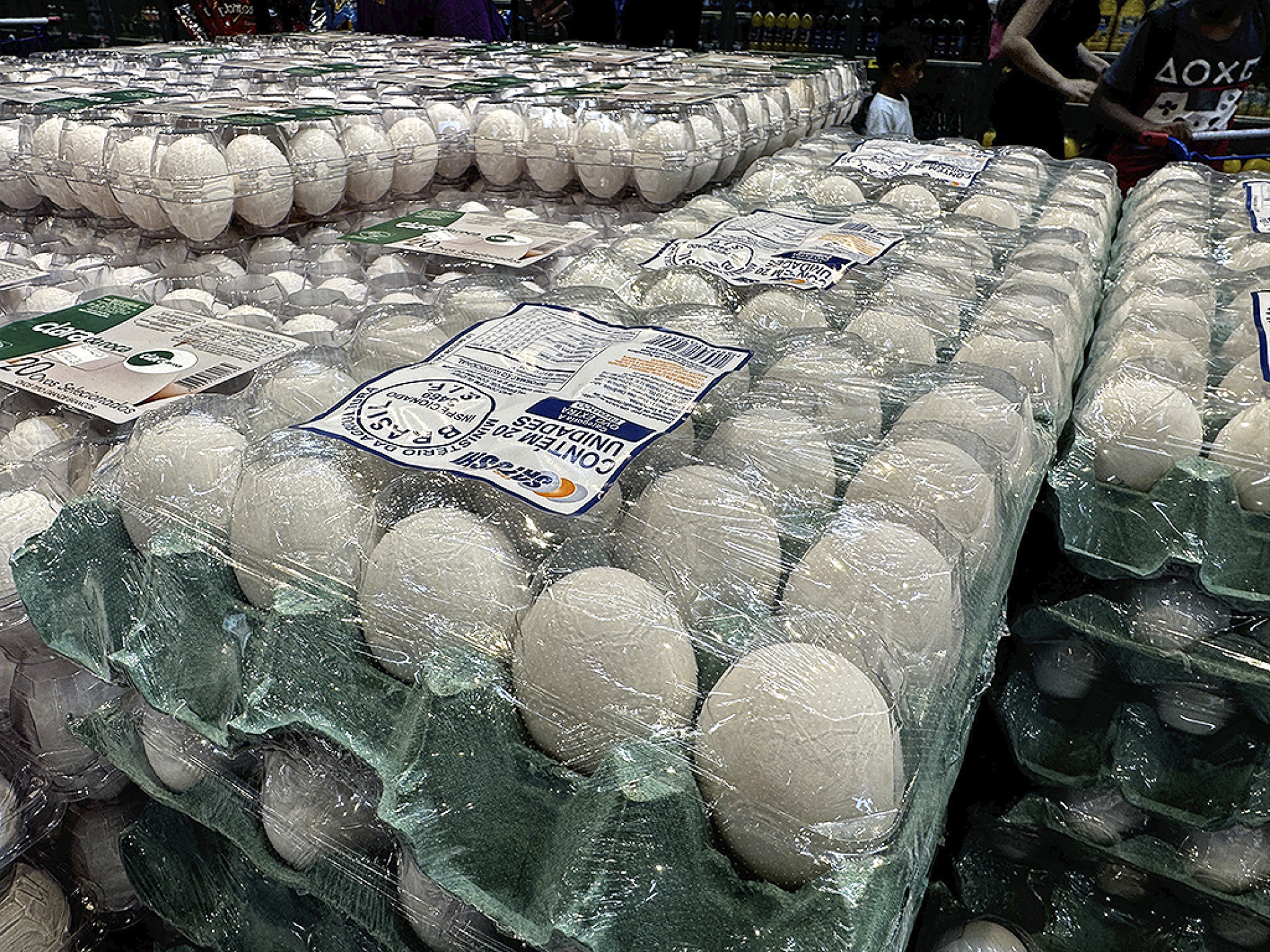 Em 12 meses, os preços também apresentaram redução: ovos, com retração de 2,41%, enquanto as frutas ficaram 1,94% mais baratas