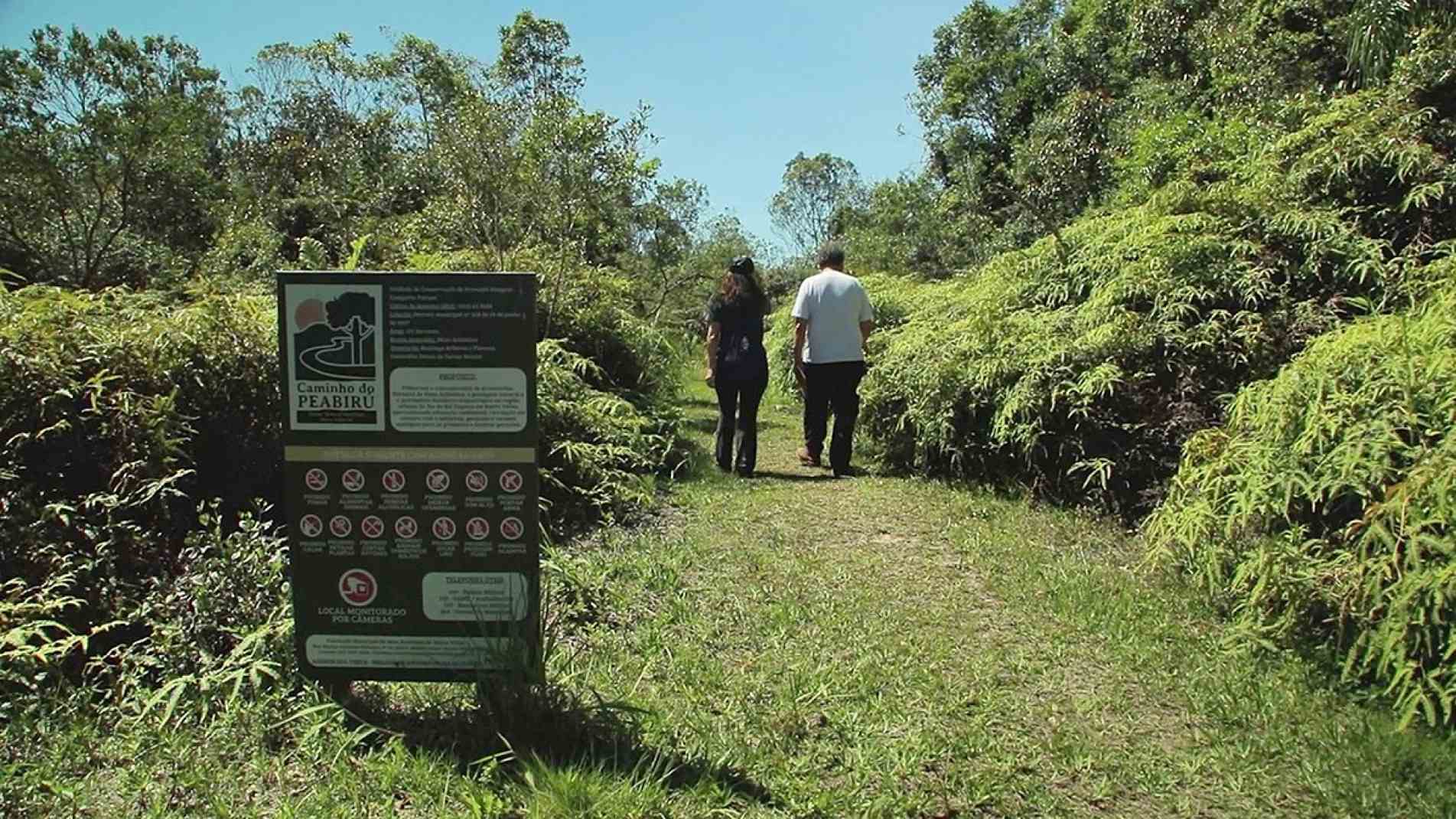 Antiga rota indígena conectava diferentes territórios da América do Sul: mostra gratuita 
reúne obras de Ana Maria Reis e poemas de Beto Costa
