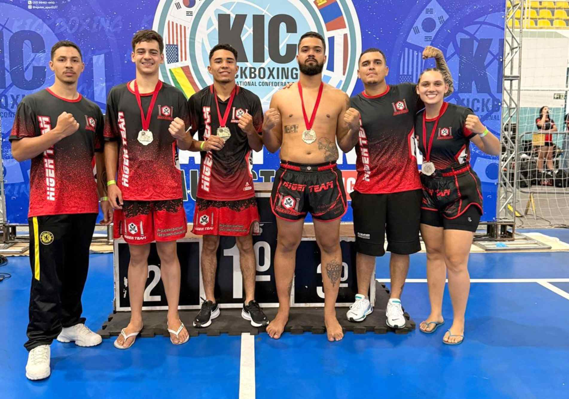 Equipe teve ouro de Kauã Alves e destaque para atletas jovens nas disputas de tatame e ringue
