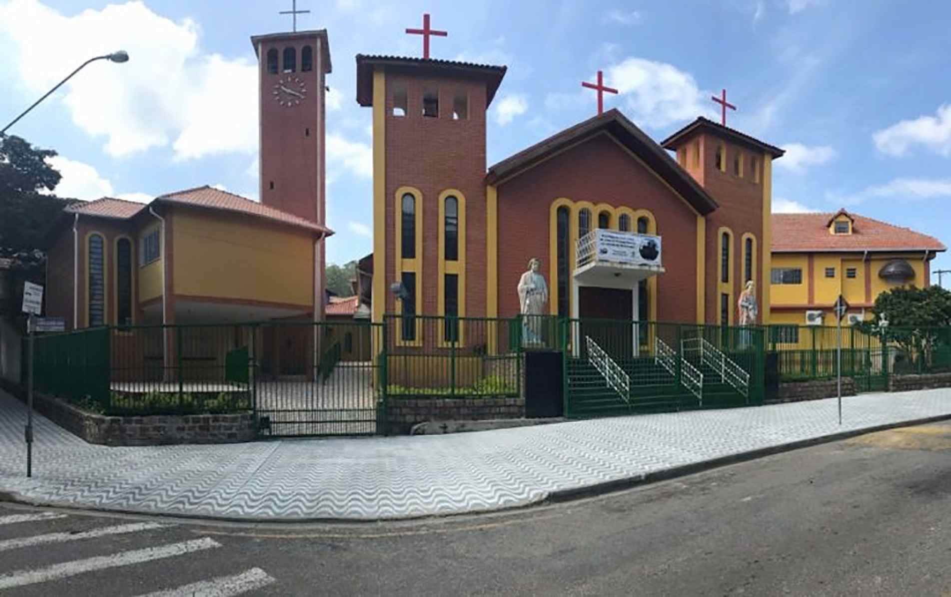 Evento é realizado até o dia 19 na Igreja Matriz e reúne missas, procissão, café comunitário e apresentações musicais
