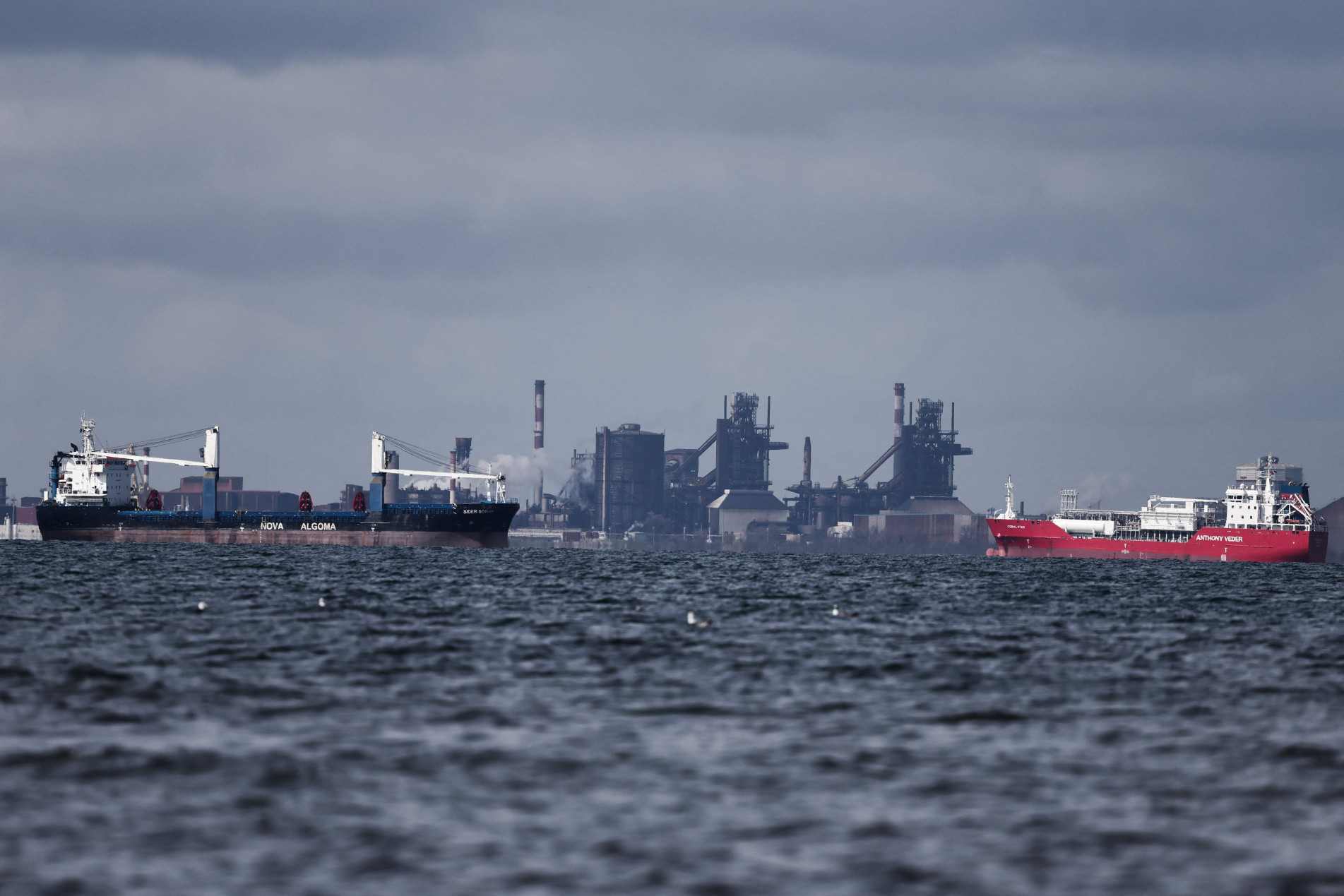 Um dia antes, Israel havia reiterado seu apelo para que os moradores evacuassem a área antes de lançar os ataques