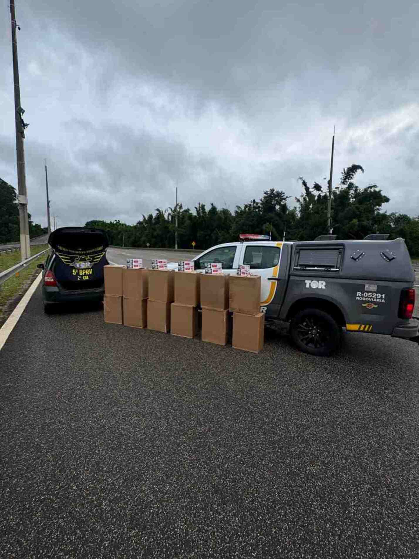 Ao todo eram 12 caixas de cigarros