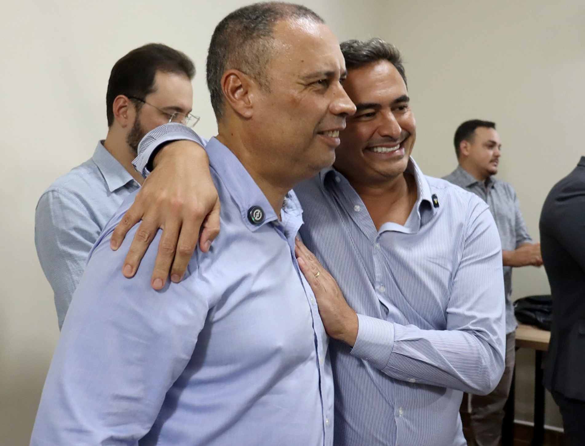 Vereador Fernando Dini recepcionou o deputado federal Maurício Neves