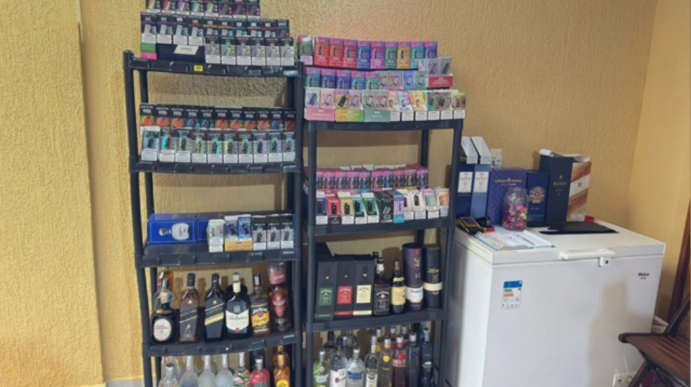 A ação ocorreu em uma casa investigada por comercializar produtos irregulares