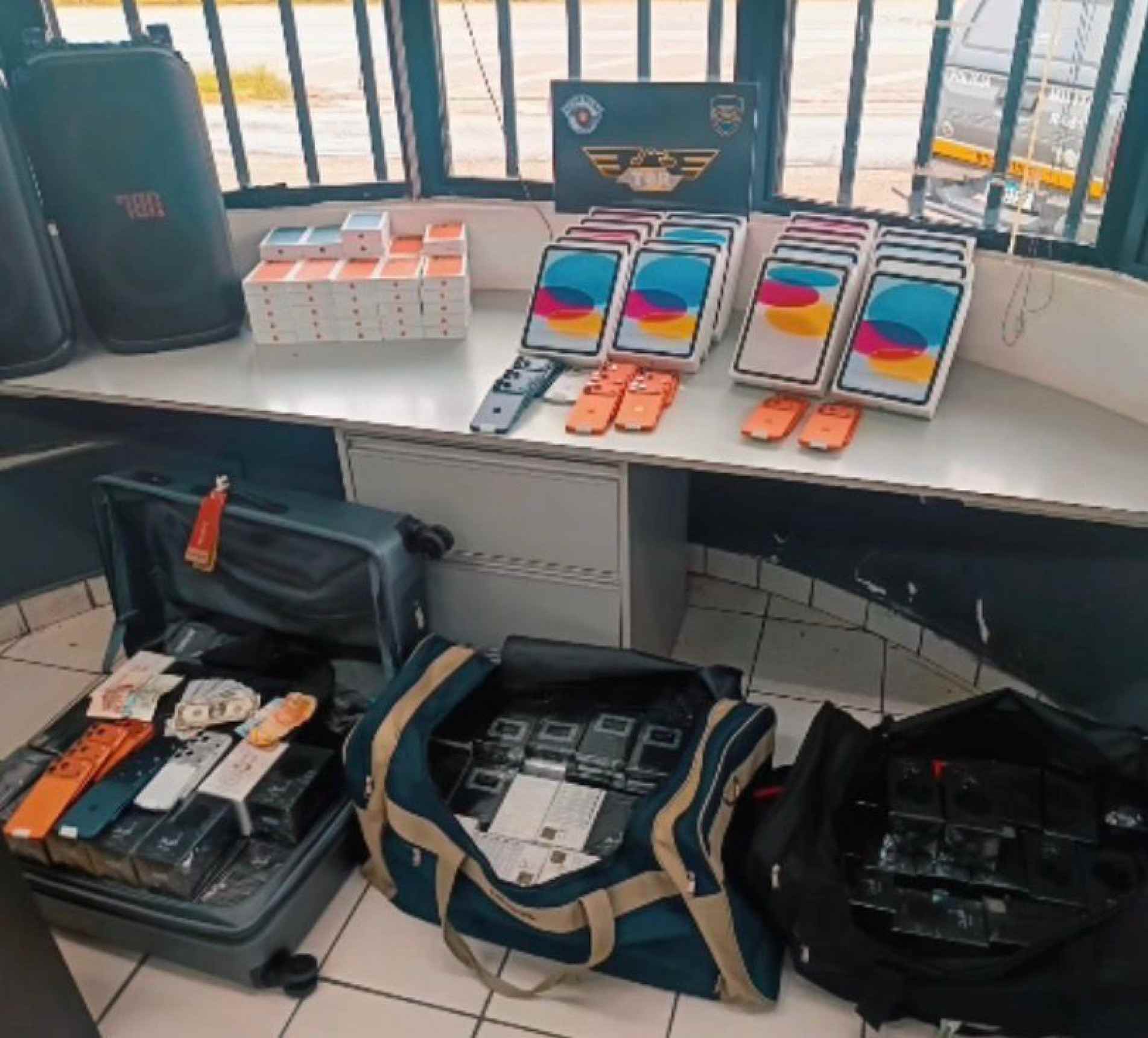 O valor estimado das mercadorias apreendidas chega a aproximadamente R$ 780 mil