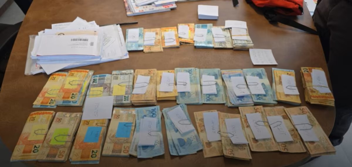 Operacao que mira auditores da Fazenda de SP apreende R  172 mil em dinheiro vivo
